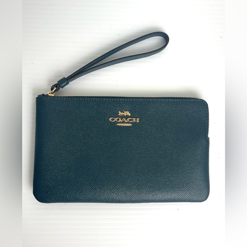 Coach Corner Zip Wristlet Cross Grain Leather Wallet Clutch 7 3/4”Lx4 3/4”W Navy